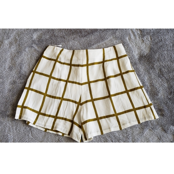 NWT! ANTHROPOLOGIE SANCIA WHITE & GOLD SHORTS - Picture 2 of 6